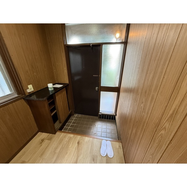 都賀戸建ての玄関|収納もある玄関です