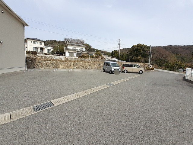 フォーリスト　クスジⅢの駐車場|駐車場完備です