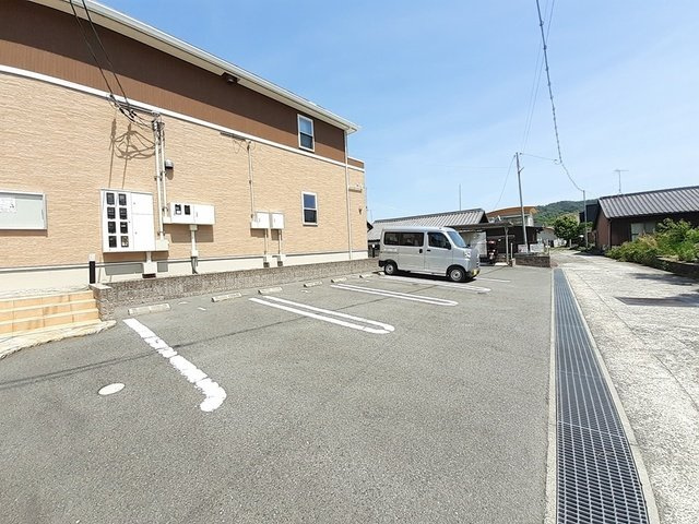 メゾン中町の駐車場|駐車場があります