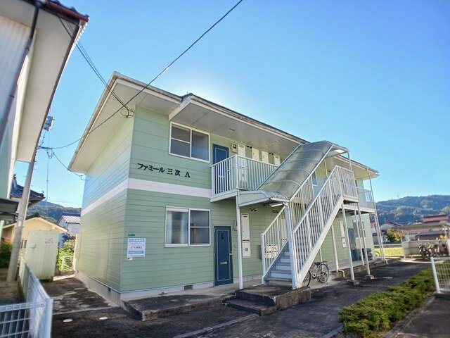 ファミール三次Ａ棟