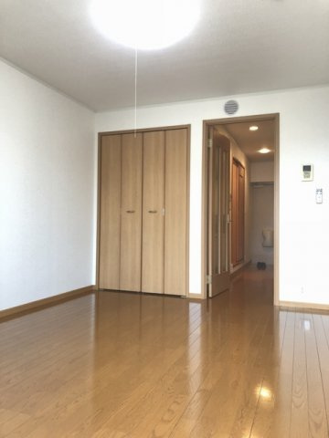 モン・ラヴィールＡの内装|明るい室内です