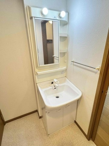 グレイス２１の洗面所|明るい洗面所です