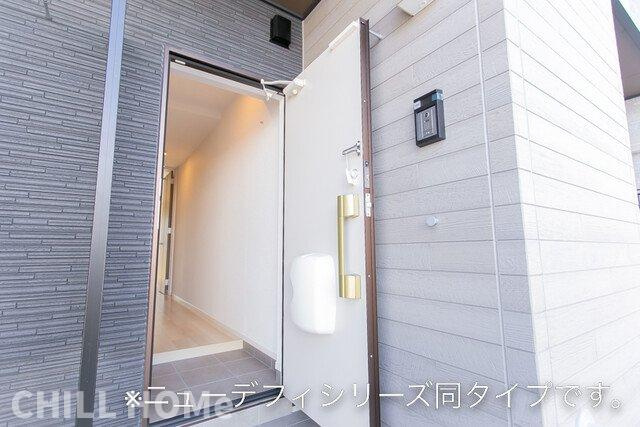 サン・フィオーレ　Ⅲの玄関|当社、チルホームのHPもご覧ください(^^)/物件情報多数♪