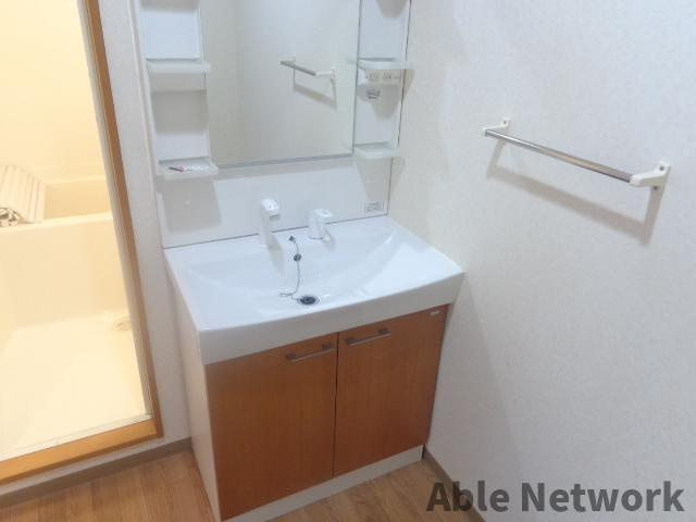 プレザンスの洗面所|シャワー付洗面台