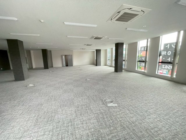 KARIYA ISSHIKI BILDの内装