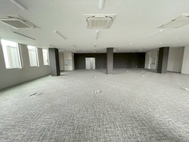 KARIYA ISSHIKI BILDの内装