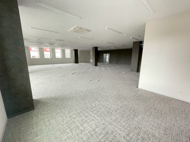 KARIYA ISSHIKI BILDの内装