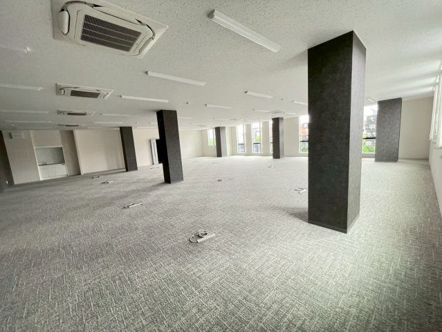 KARIYA ISSHIKI BILDの内装