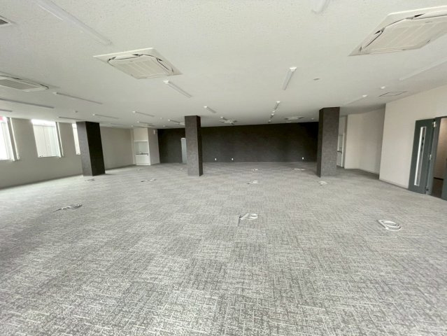 KARIYA ISSHIKI BILDの内装