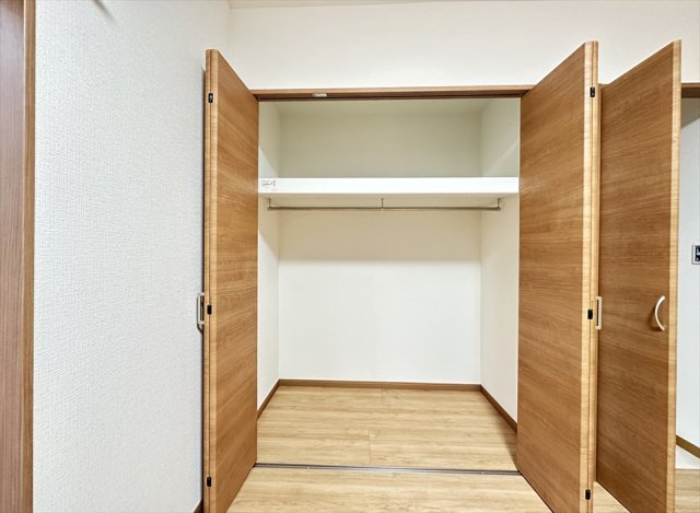 【収納】 | 朝霞市三原三丁目　中古一戸建住宅　(志木本店) | たっぷり収納できる大型収納。