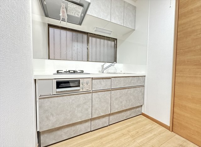 【キッチン】 | 朝霞市三原三丁目　中古一戸建住宅　(志木本店) | 使いやすさに配慮されたシステムキッチンです。