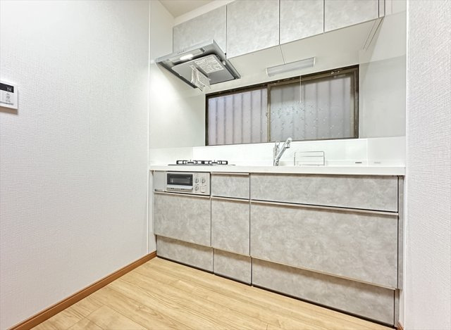 【キッチン】 | 朝霞市三原三丁目　中古一戸建住宅　(志木本店) | 収納豊富な使いやすいシステムキッチン。