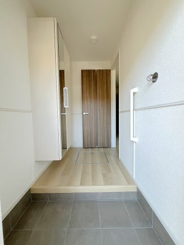 ラルジュ・オロール　Dの玄関