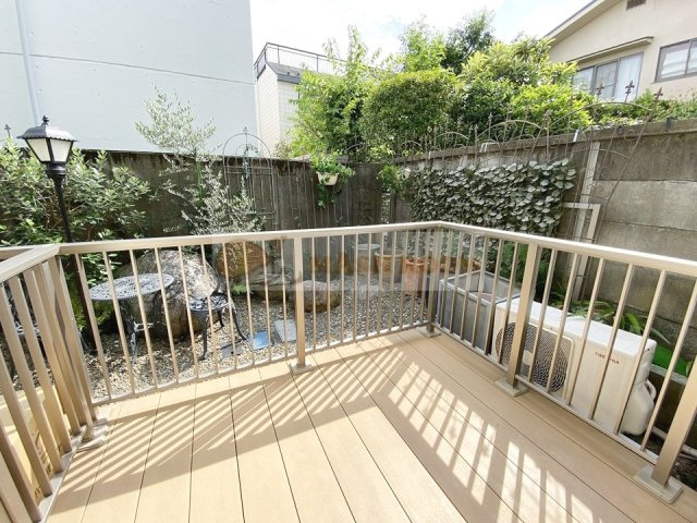 アゼールリドーのバルコニー