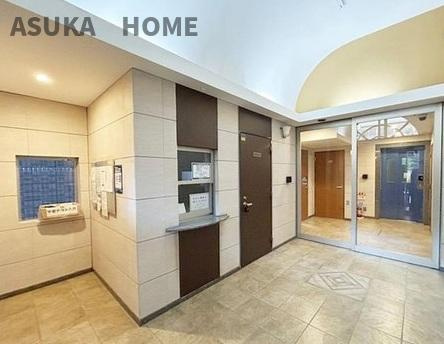 ブリシア横浜石川町のその他共用部分|綺麗に整備されたエントランスです。セキュリティもしっかりしていて安心ですね。