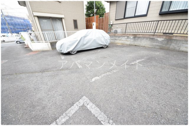 【駐車場】 | 名瀬邸 | 駐車場になります
