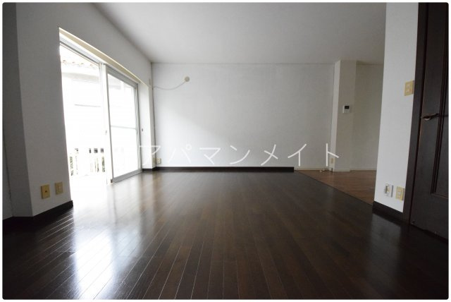 【寝室】 | 名瀬邸 | 使い勝手のいいお部屋です