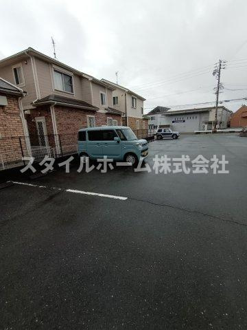 クレセールの駐車場