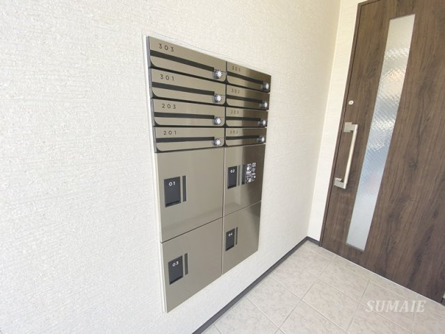 イージスワンのその他共用部分|集合ポストと宅配ボックスです☆