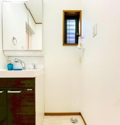 戸塚区前田町の独立洗面台|使用頻度の高い洗面場は、シンプルイズベストがいちばん清潔に保てるんですよね。