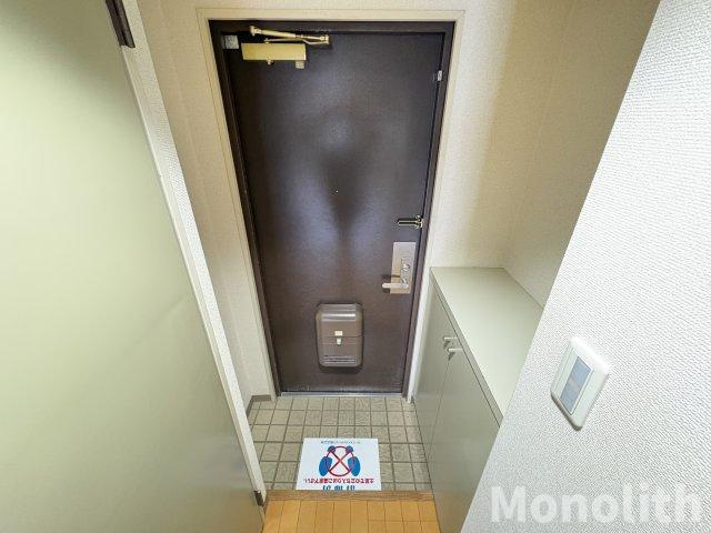 プレステージフジ忠岡壱番館の玄関