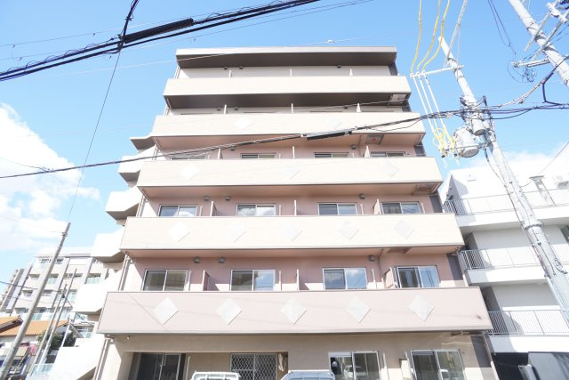 レジーナ逆瀬川の外観