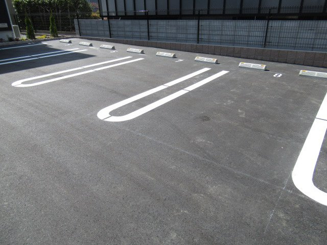プロスペリテⅢの駐車場