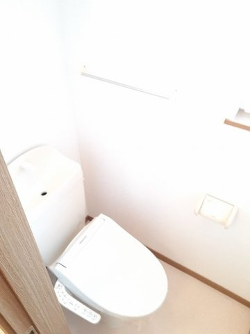 コンパクトで使いやすいトイレです