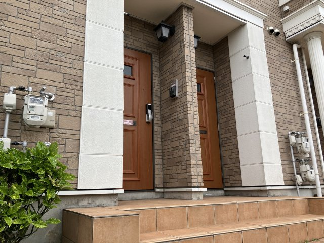 グランデカメリア山の手Ⅶのエントランス