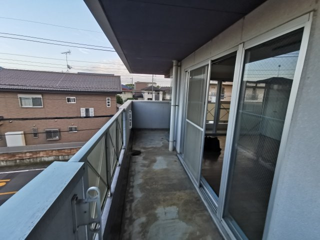 お洗濯にも便利なバルコニー付き