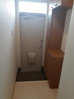毎日通る玄関はこちらです