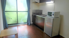 こちらのお部屋には家具家電は付いておりません。