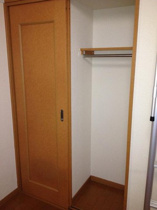 内装は落ち着いています