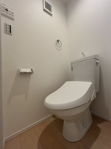 ゆったりとした空間のトイレです