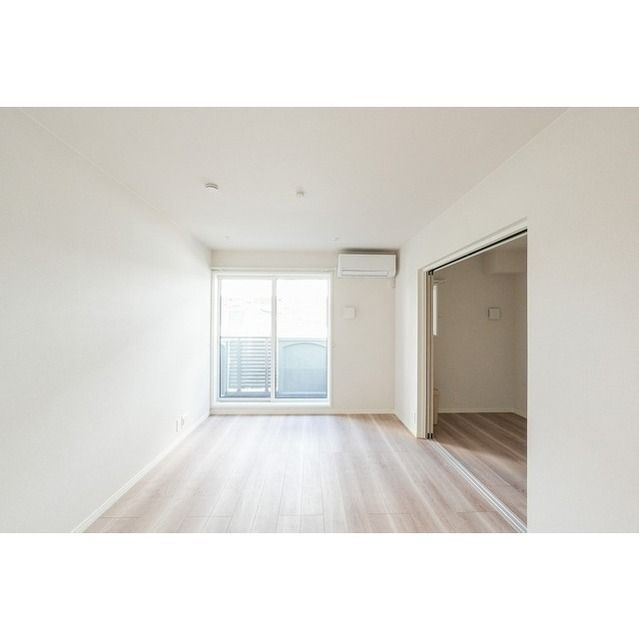 ウェルスクエア渋谷本町の居間・リビング