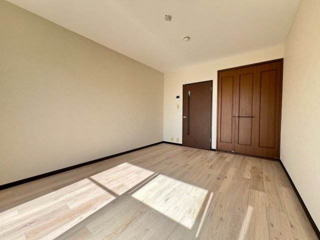 ゆったり過ごせる居間です