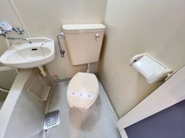 ゆったりとした空間のトイレです