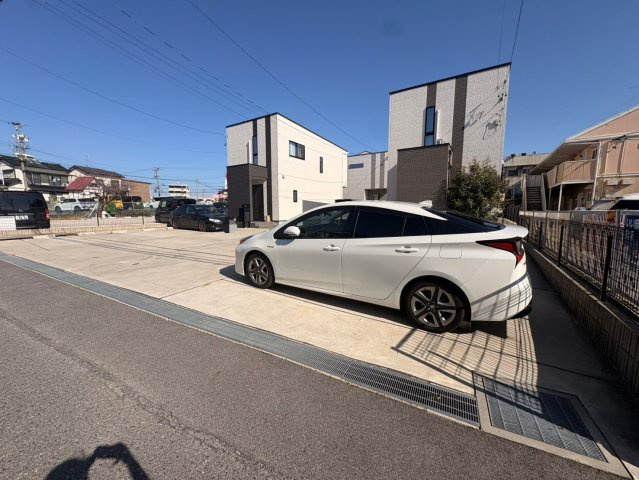 永覚新町貸家の駐車場