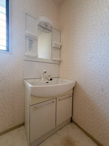 永覚新町貸家の洗面所