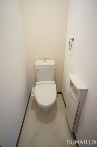 熊本市中央区出水３丁目の賃貸マンションのトイレ