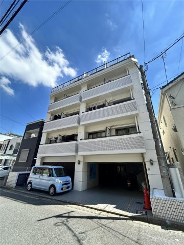 ホワイトシャトー大橋七番館の外観