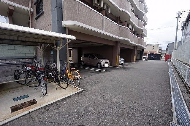 【駐車場】 | ルミネスタ学研台 | 駐車スペースもあります