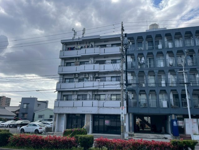 第5梅野ビルの外観