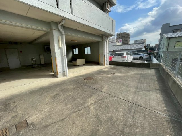 第5梅野ビルの駐車場
