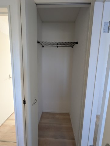 北茨城市大津町北町　第12の収納|納戸には防災グッズや、備蓄品など収納してお部屋をすっきりとお使いいただけます。（同施工物件）