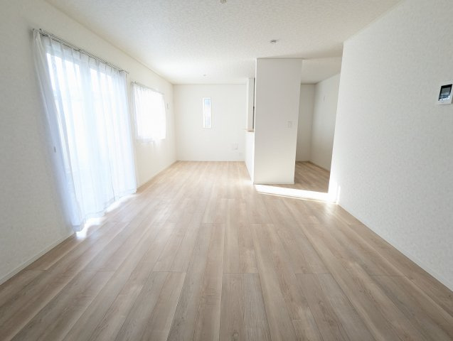 北茨城市大津町北町　第12の居間・リビング|一日の長い時間を過ごすリビング♪自然と家族が集まれる空間！家族団らんの時間を優しく見守るリビング～（同施工物件）