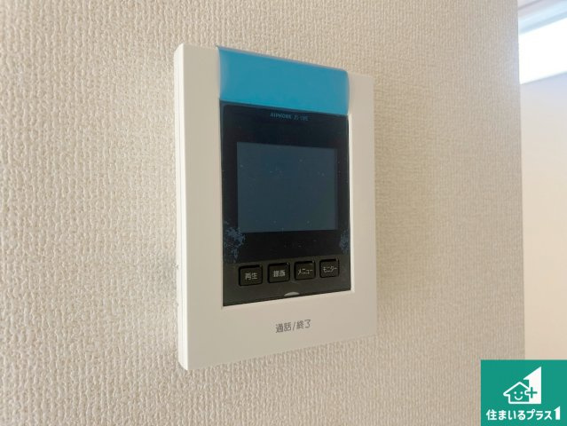 川西市西多田　第2期　新築一戸建ての防犯設備|カラーモニターインターホン！声だけでなく来訪者の姿や顔がモニターで確認できるので、小さなお子様がいらっしゃるご家庭でも安心できます！