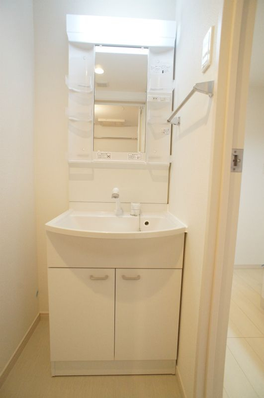 リブリ・Amenity 元町の独立洗面台