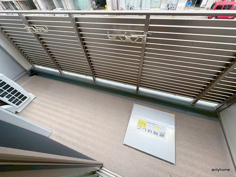 シーズンフラッツ靭本町　仲介手数料無料のバルコニー