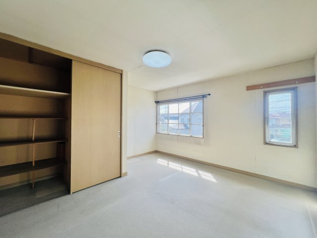 前橋市下大島町の洋室|お子様の一人部屋デビューにも最適♪